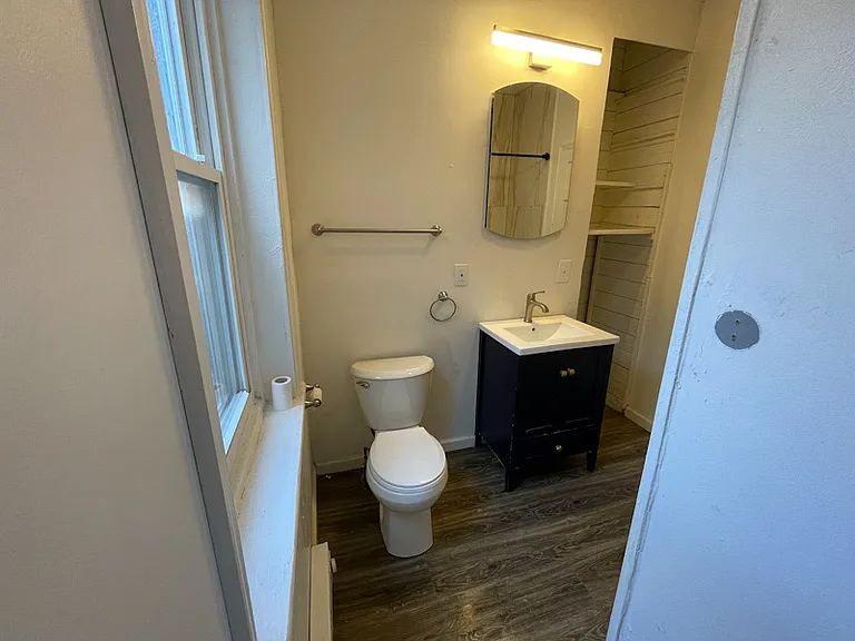 207 N 4th St #2 — Photo 5