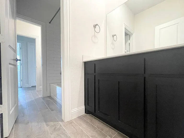 2924 Log Cabin Dr — Photo 16
