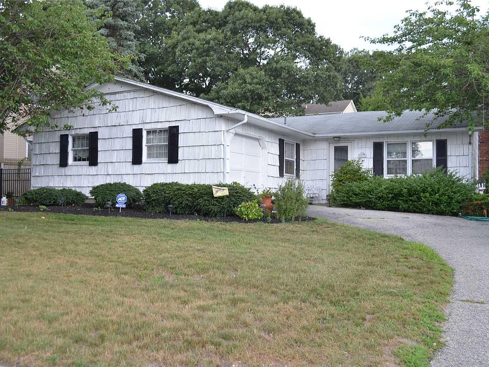 1st image of 28 Willow St