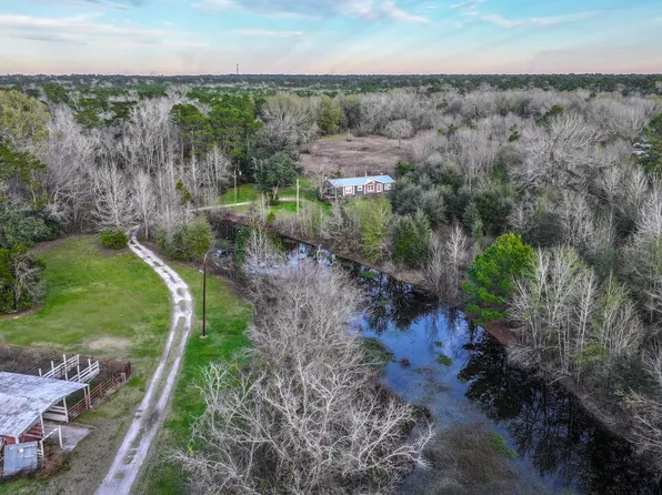 24995 Howser Dr, New Caney, TX 77357