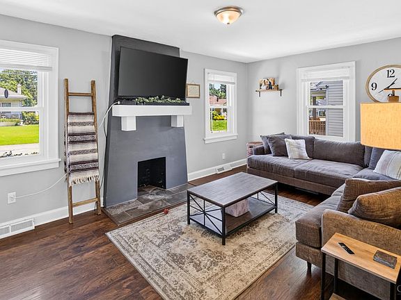 3rd image of 4559 Buxton Rd
