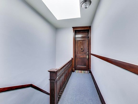 4th image of 747 W Wellington Ave #3