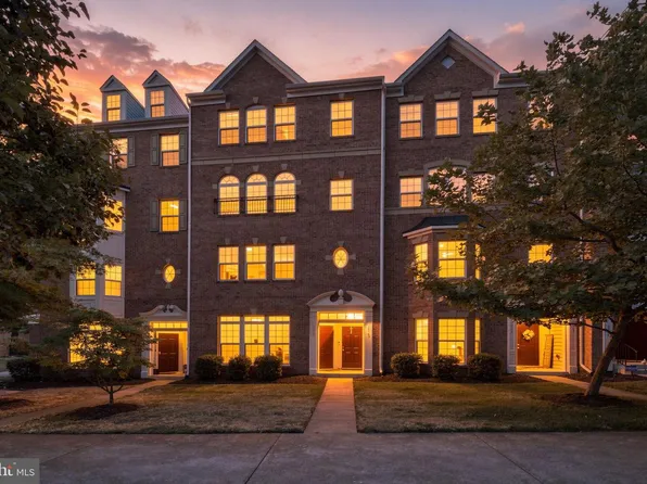 15149 Leicestershire St, Woodbridge, VA 22191