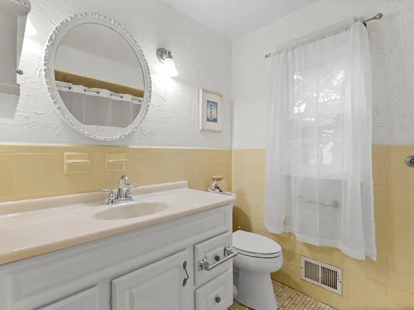 76 Jefferson Street image 21 of 36