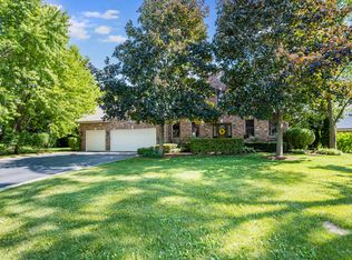 145 E Gilbert Rd, Palatine, IL 60067