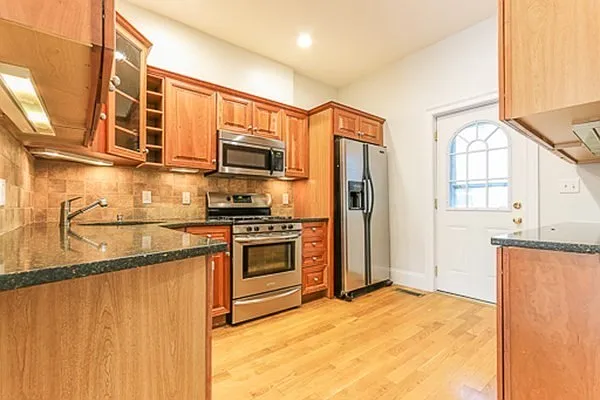 Building Photo - 68-70 Moseley St #1