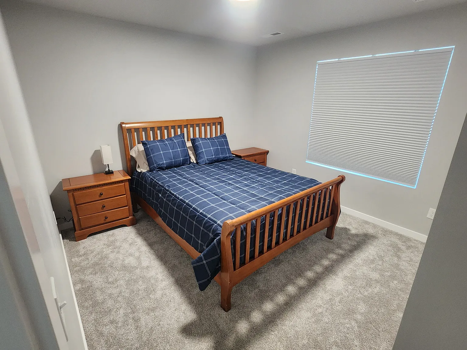 4 bed, 1860 sqft, $900 — Photo 2