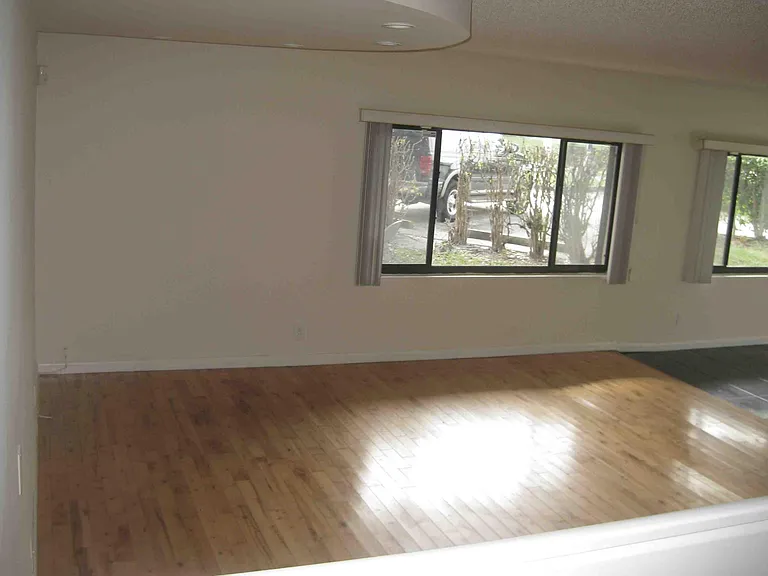 4730 SW 62nd Way — Photo 4