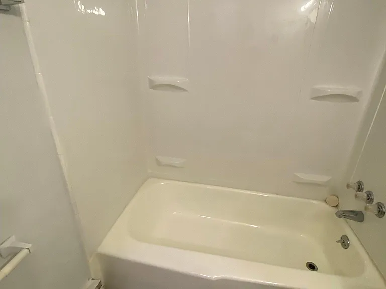 W.R. Cropper Apartments — Photo 13