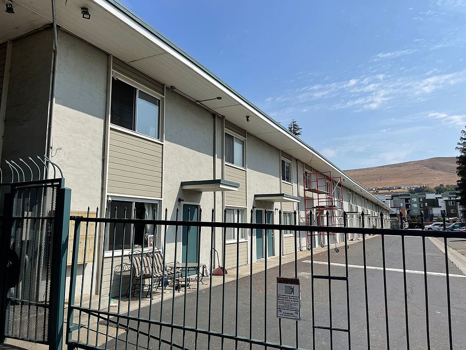 1st image of 29324 Dixon St #8