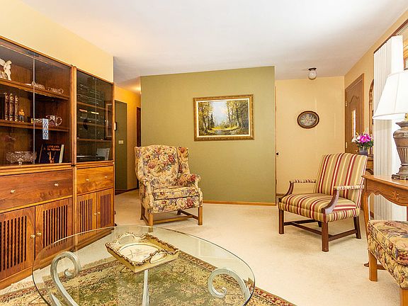 4th image of 8735 N Oriole Ave