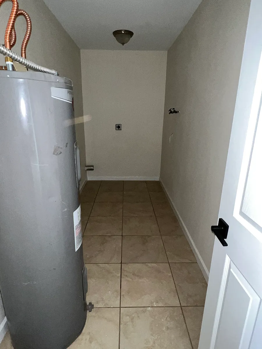 Building Photo - 3636 N 86th Ln