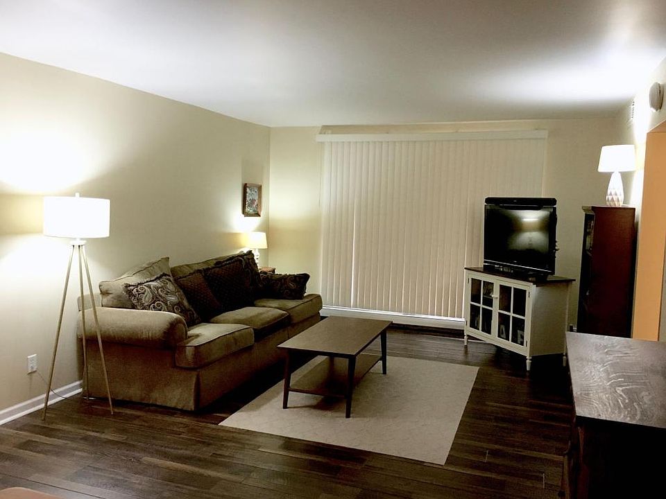 1st image of 2350 W Good Hope Rd Unit 153