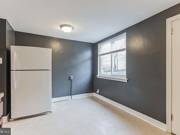 5th image of 3774 Richmond St
