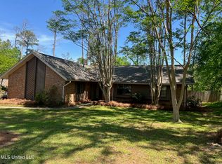 211 Magnolia Trl, Brandon, MS 39047