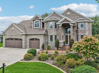 416 S Brookwood Dr, Mount Horeb, WI 53572