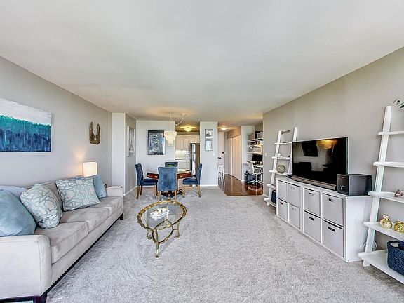 4th image of 1660 N La Salle St #3608