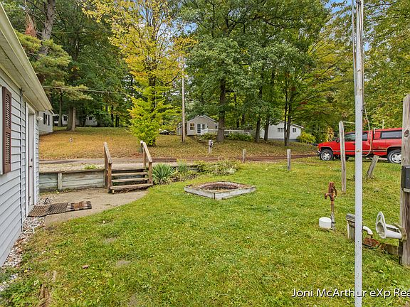 2nd image of 12770 Big Island Dr NE