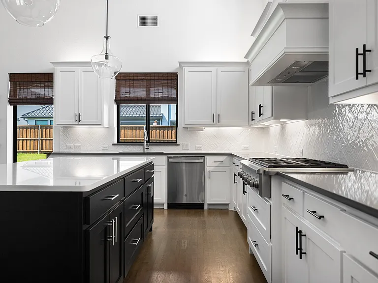 1611 Cottonwood Trl — Photo 11