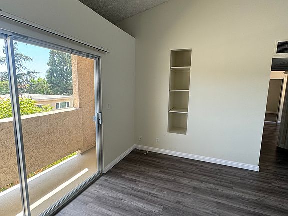 4th image of 530 E Santa Anita Ave