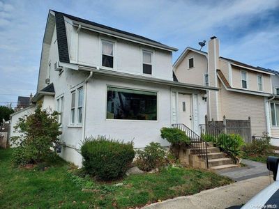 3 Laurel Road, Lindenhurst, NY, 11757