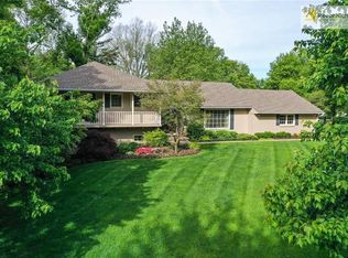 9900 Cherokee Ln, Leawood, KS 66206