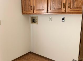 518 Cantebury Dr APT B, Warrensburg, MO 64093