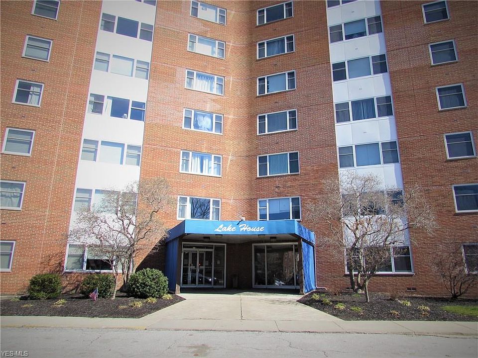 1st image of 11850 Edgewater Dr APT 421