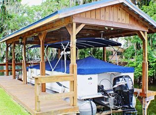 1609 Orange Ave, Tavares, FL 32778