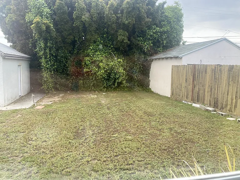 Alviso Ave — Photo 14