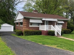 3709 Crestwood Circle Dr, Danville, IL 61832