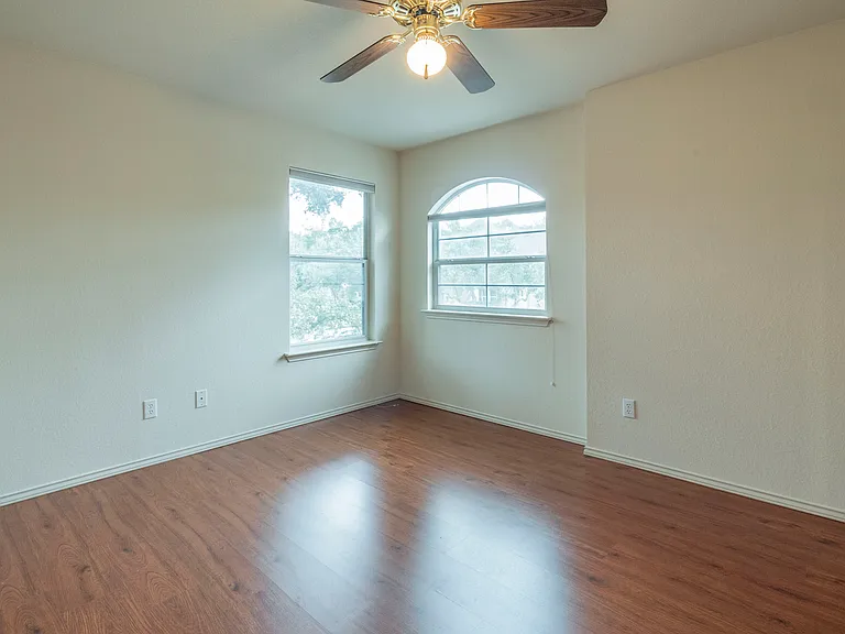 2811 Hannah Kay Ln — Photo 12