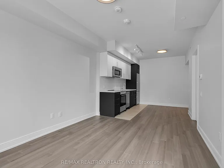 664 Spadina Ave #205 — Photo 2