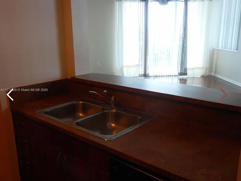 9201 Collins Ave #921 — Photo 7