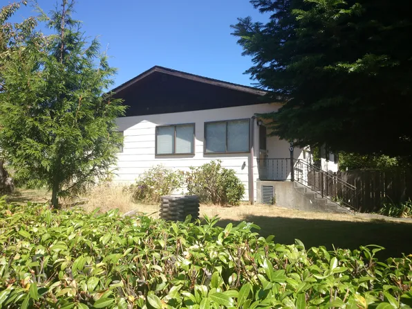 8656 30th Ave SW, Seattle, WA 98126