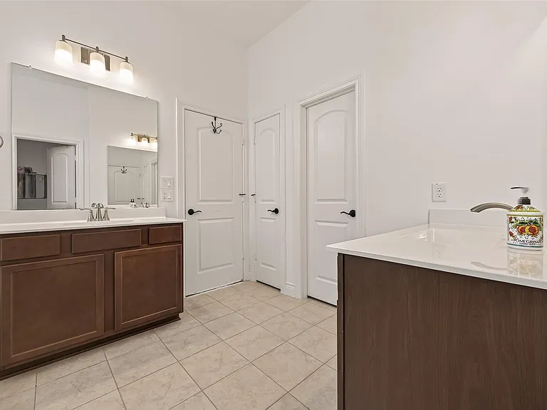 7319 Woodlark Ridge Dr — Photo 42