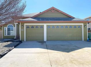 879 Del Sol St, Sparks, NV 89436