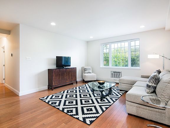3rd image of 480 Eastern Pkwy #4A