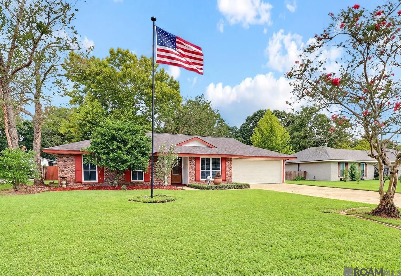 3 bed, 1876 sqft, $2,000 — Photo 1