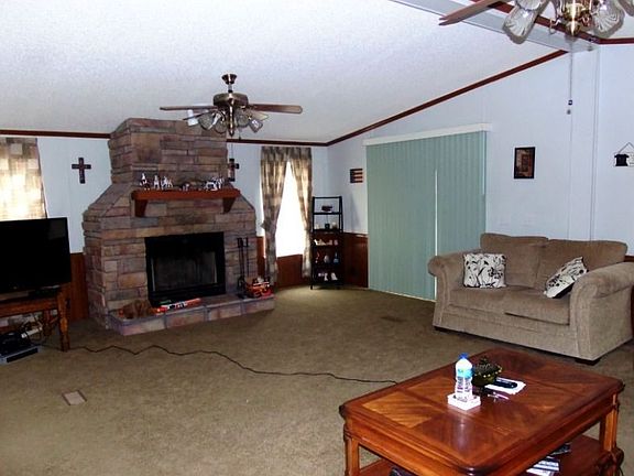 3rd image of 39082 Holly Hill Dr