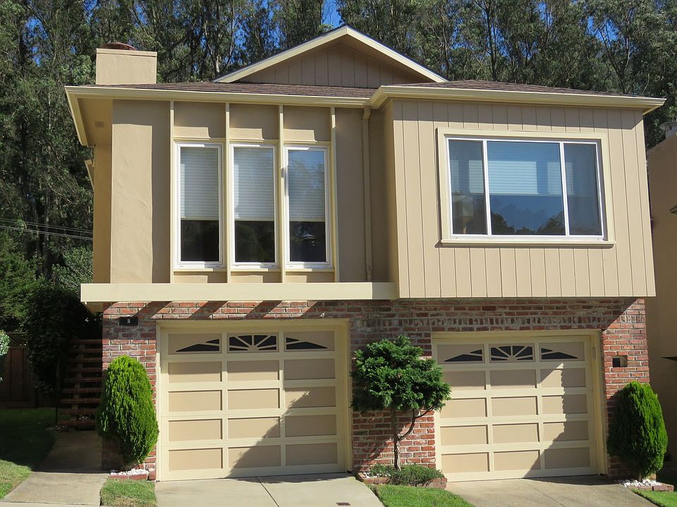 1st image of 5 Forest Knolls Dr