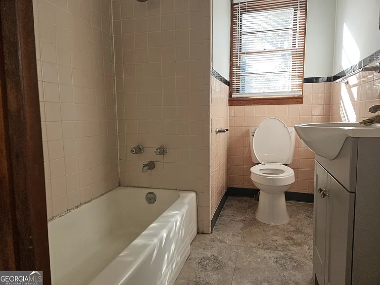 344 E Main St — Photo 6