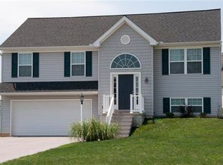 390 Riviera St, Mount Wolf, PA 17347