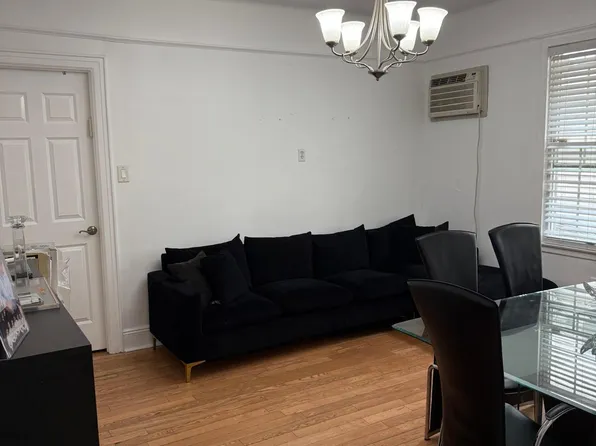 1561 East 15th Street image 3 of 8