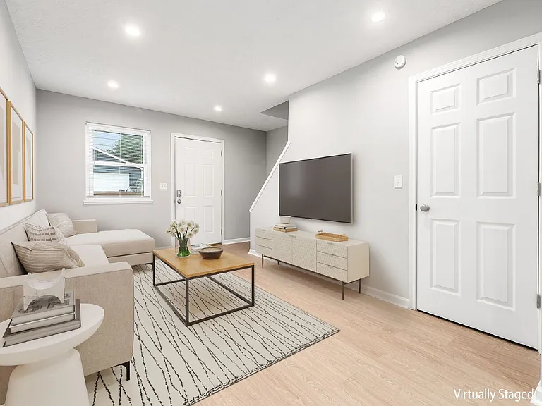 377 Alexander Aly — Photo 1