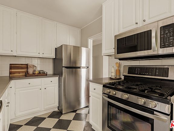 4th image of 2264 29th St APT A