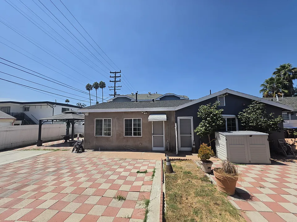1038 Raymond Ave