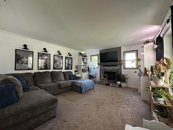 5th image of 7446 Saratoga Ave