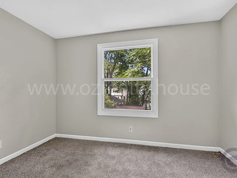 2034 Berkshire Pl — Photo 15