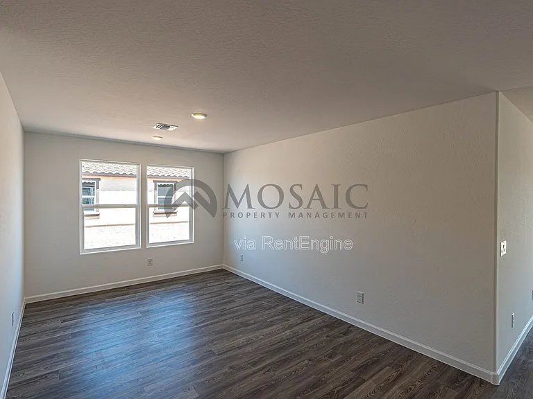 1445 E Jaycie Dr — Photo 5
